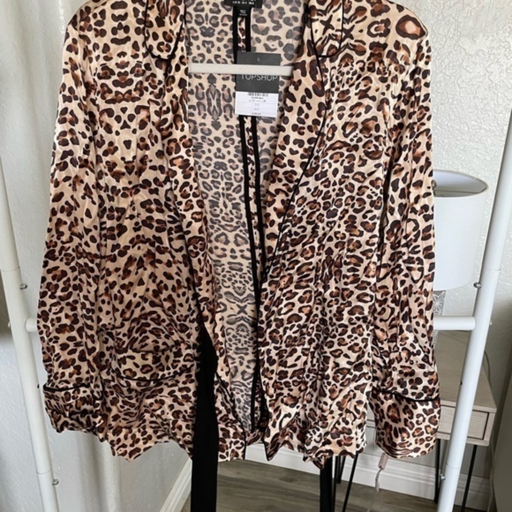 NWT - top shop- Leopard blouse - Picture 11 of 12